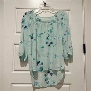 LAUREN CONRAD BLUE FLORAL TOP.  Size Medium
